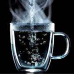 هل شرب الماء الساخن يعالج القولون؟